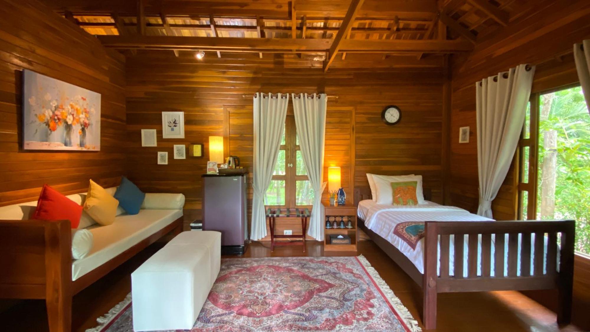 Seasons Boutique 4*